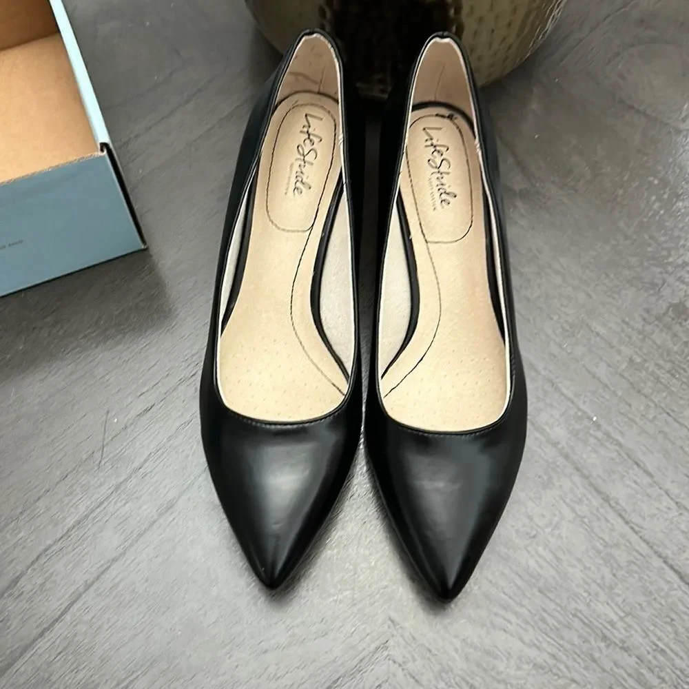 LIFESTRIDE Minx Pumps